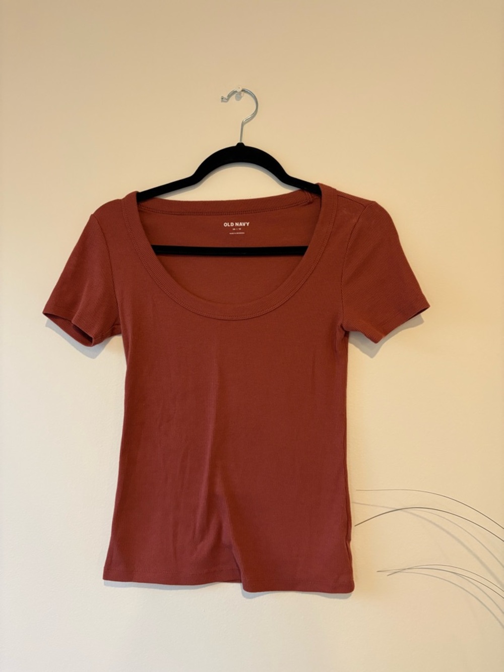 Old Navy Women’s Rust Short Sleeve Scoop Neck Tee